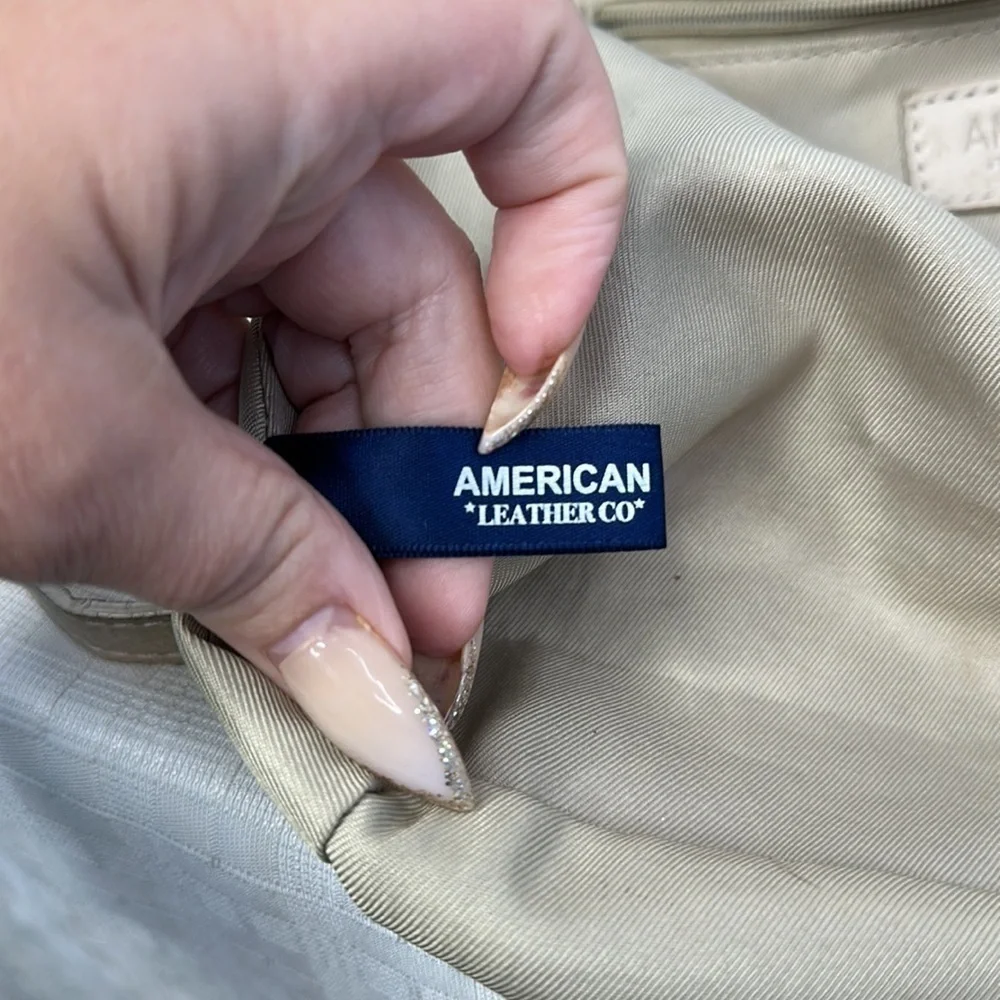 American leather co Austin Triple Entry Hobo in oat milk